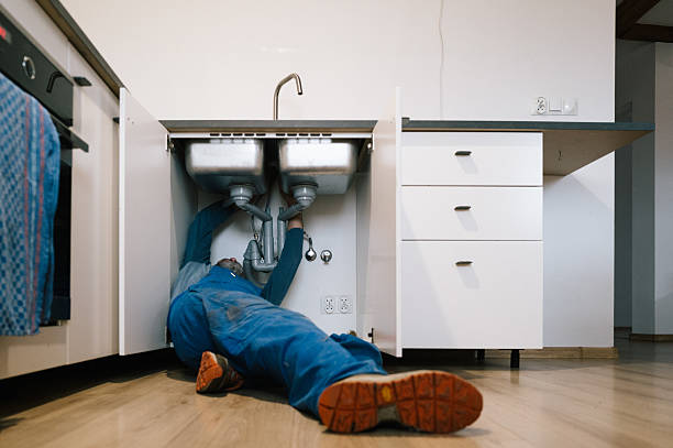 Professional Emergency Plumber technician working in New Cumberland, PA